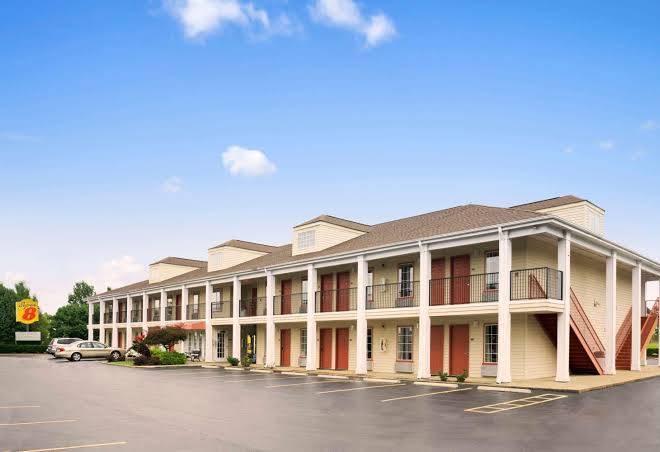 Super 8 By Wyndham Garner Clayton Raleigh Image