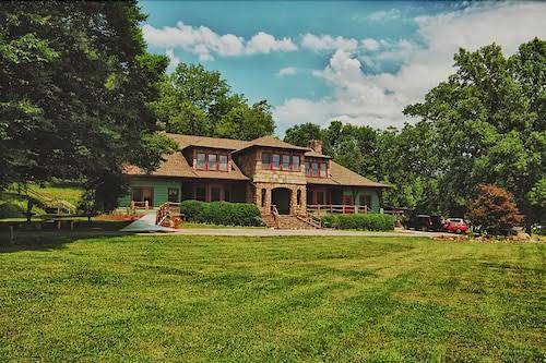 Laughing heart lodge