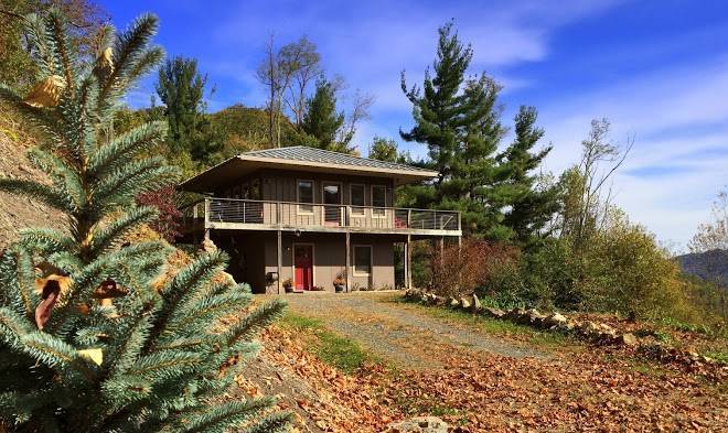Sunrise lookout mountain top cabin