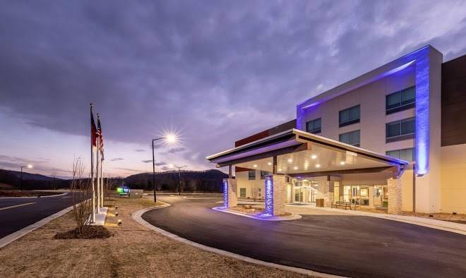 Holiday inn express & suites marion