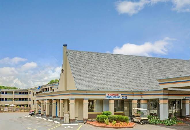 Charlotte speedway inn & suites