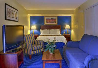 Cloverleaf suites