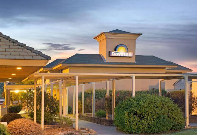 Days inn by wyndham charlotte woodlawn near carowinds