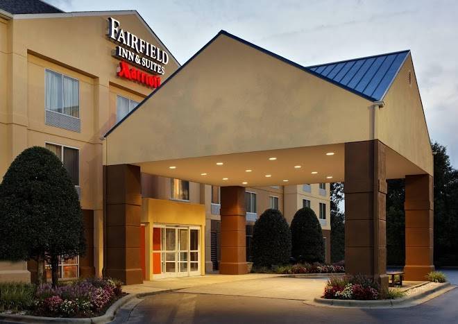 Fairfield inn & suites by marriott charlotte arrowood