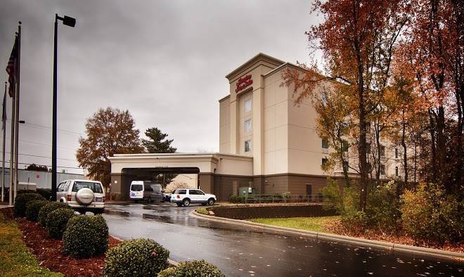 Hampton inn & suites charlotte airport