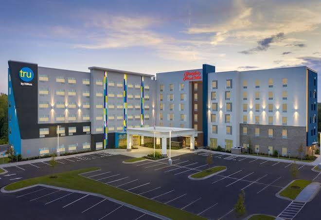Hampton inn & suites charlotte airport lake pointe
