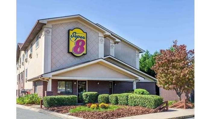 Super 8 by wyndham charlotte amusement park area