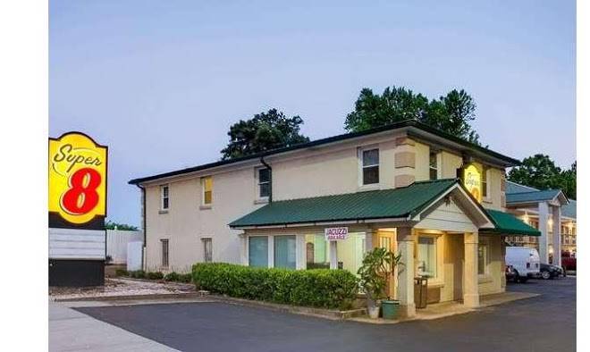 Super 8 by wyndham charlotte downtown area