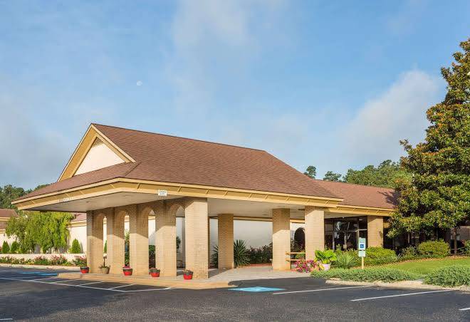 Days inn & conf center by wyndham southern pines pinehurst