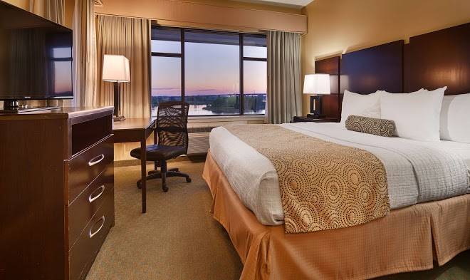 Best Western Plus Coastline Inn Image