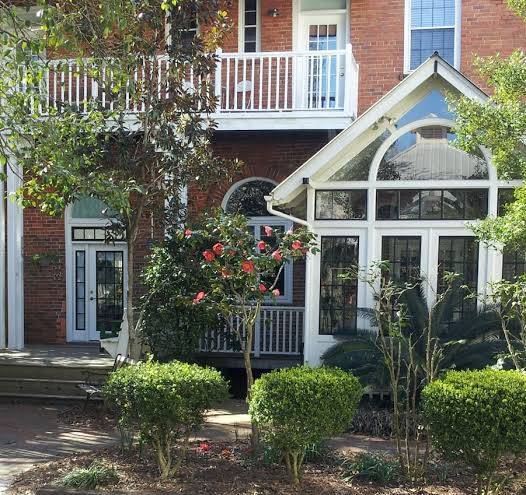 Front street inn