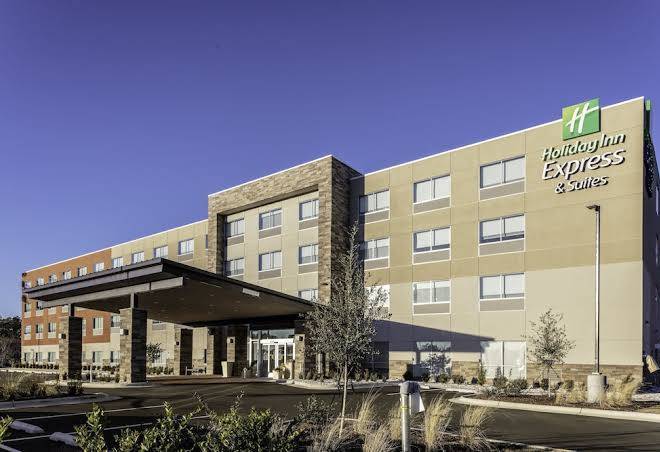 Holiday Inn Express & Suites Wilmington West Medical Park Image