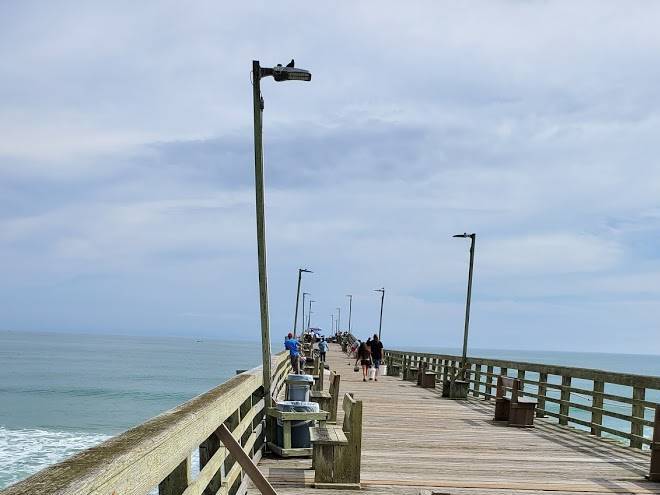 Jolly roger inn & pier