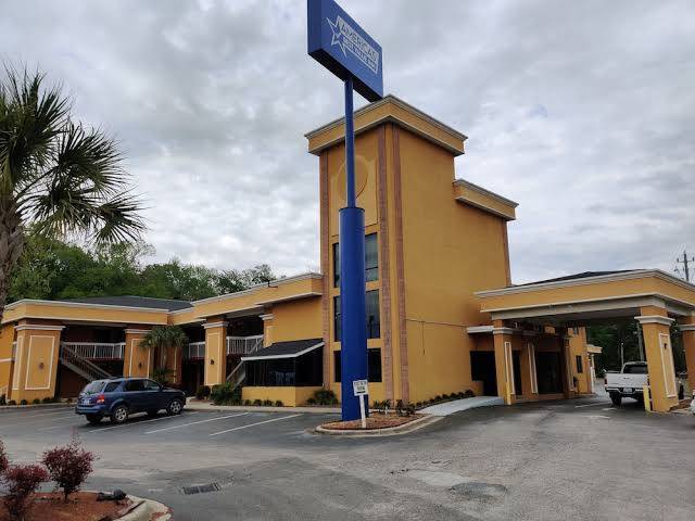 Lumberton inn