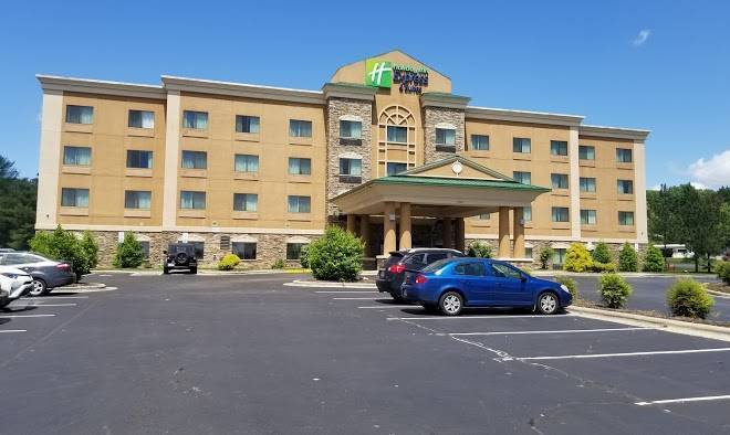 Holiday Inn Express & Suites Mount Airy Image