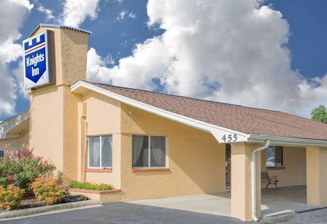 Knights inn mount airy