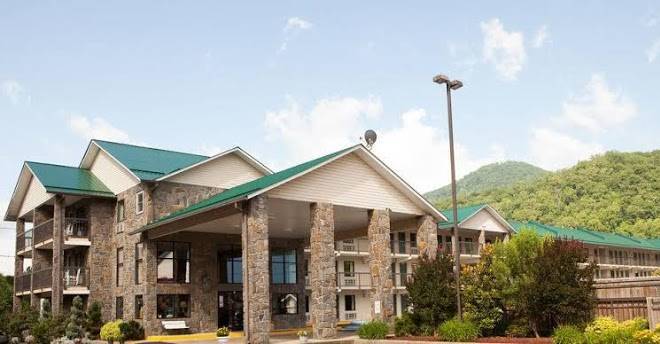 Cherokee lodge