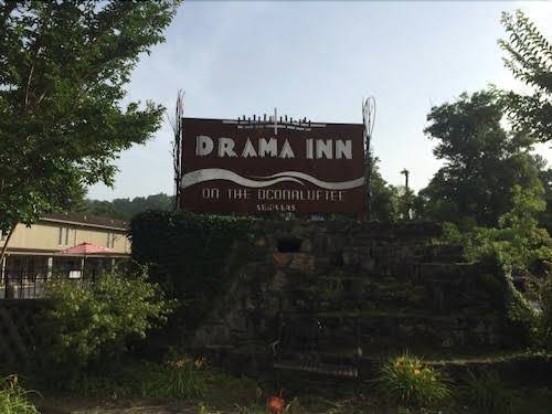 Drama inn cherokee nc