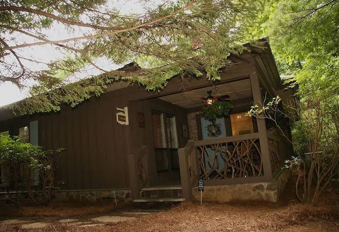 Black bear lodge of sapphire