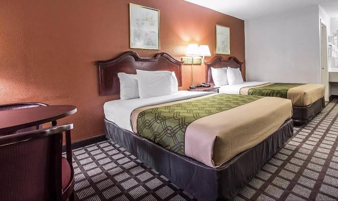 Econo lodge south