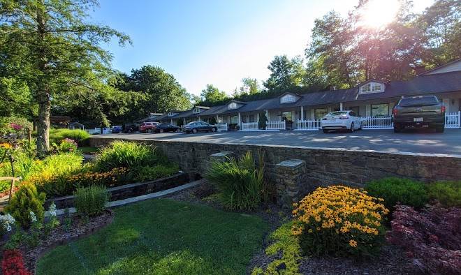 Azalea Garden Inn Image