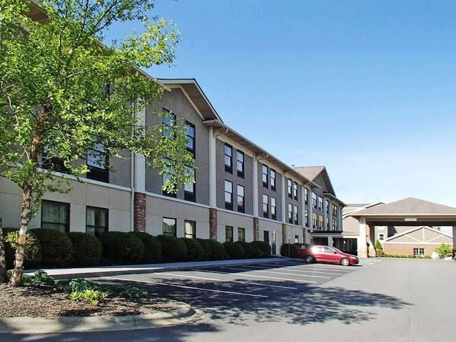 Quality inn & suites university