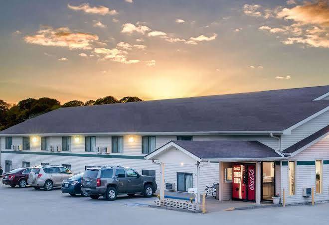 Super 8 by wyndham valley city
