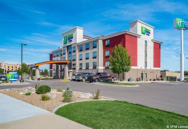 Holiday Inn Express & Suites Bismarck Image