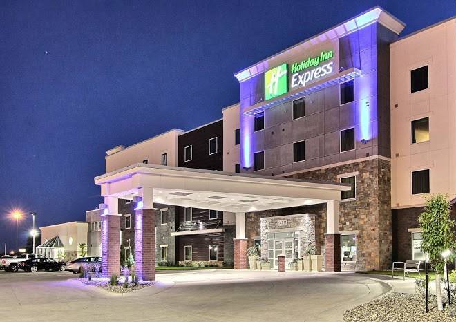 Holiday inn express fargo sw i 94 medical center