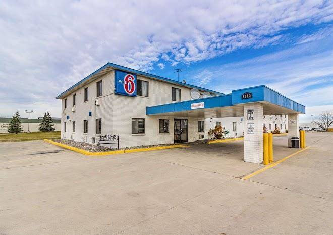 Motel 6 fargo nd south