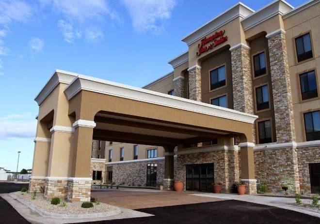 Hampton inn & suites grand forks