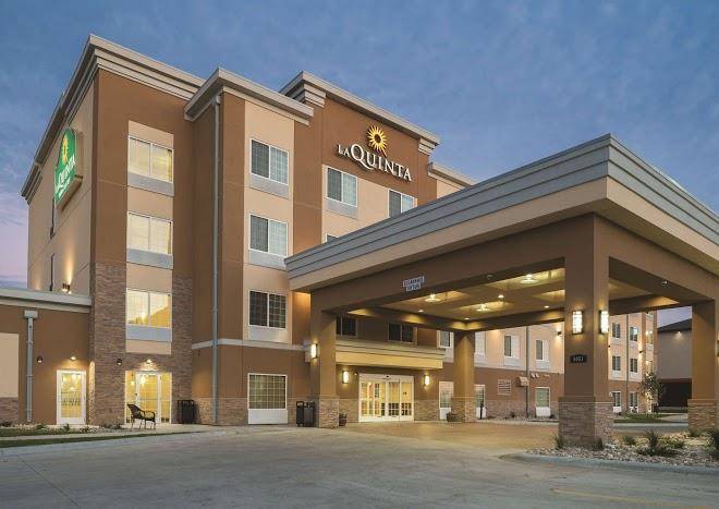 La Quinta Inn & Suites By Wyndham Grand Forks Image