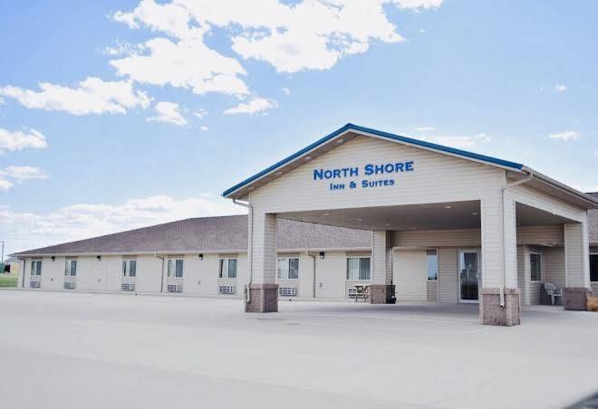 North shore inn & suites