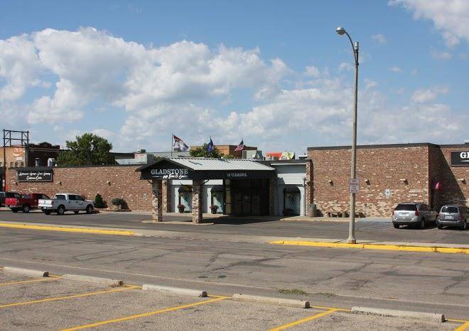 Gladstone inn & suites