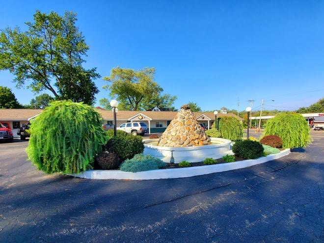 Edge o town motel