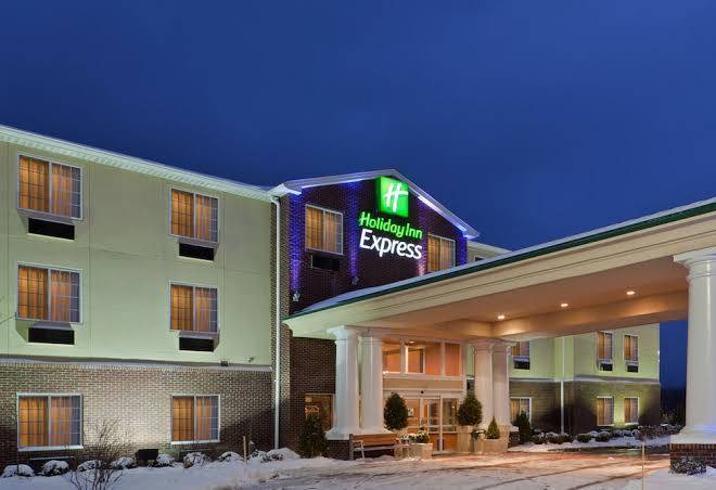 Holiday inn express & suites ashtabula geneva