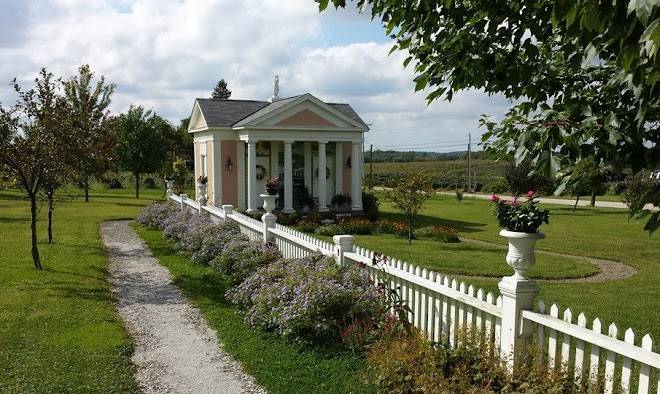 Polly harper inn