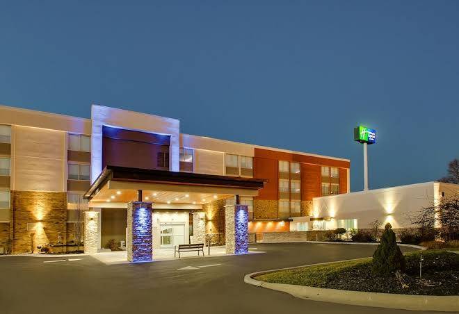 Holiday inn express & suites wapakoneta