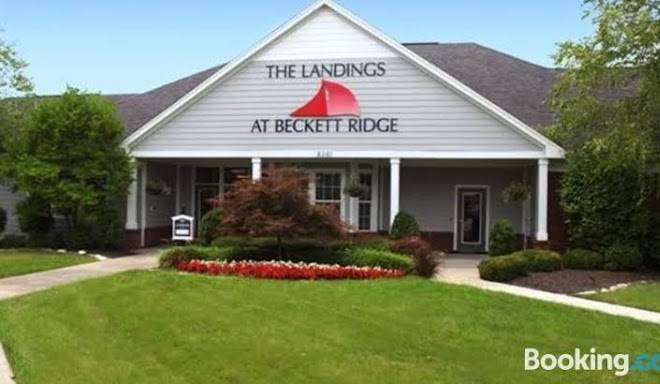 Bridgestreet at the landings at beckett ridge