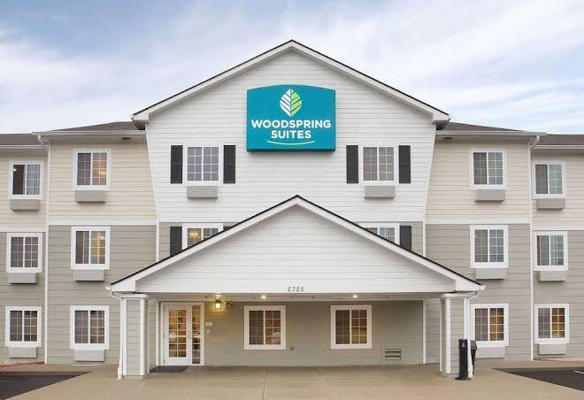 Woodspring Suites Cincinnati Fairfield Image