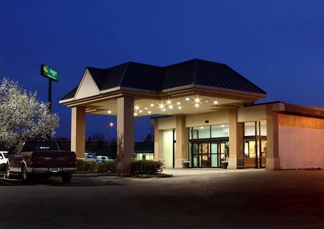 Quality inn and conference center Springfield