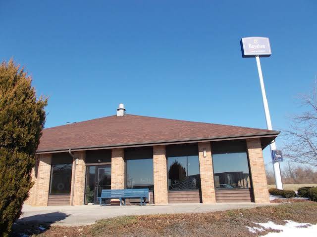 Royalton Inn & Suites Wilmington Image