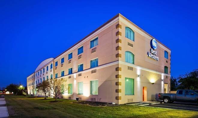 Best Western Airport Inn & Suites Cleveland Image