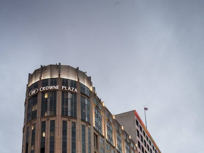 Crowne plaza cleveland at playhouse square