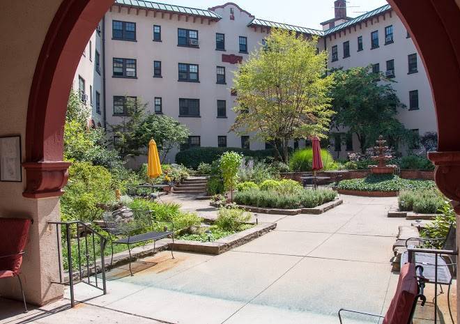 The alcazar montlack realty