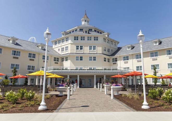 Hotel breakers