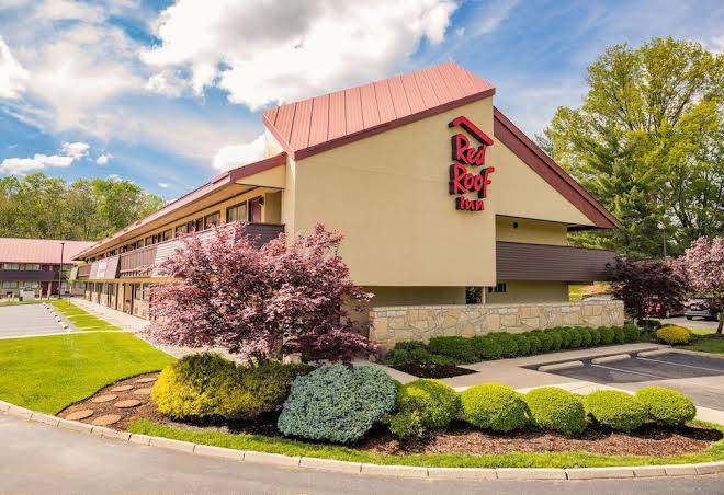 Red Roof Inn Cincinnati Northeast Blue Ash Image