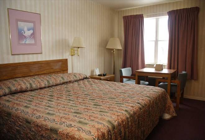 Country club inn & suites