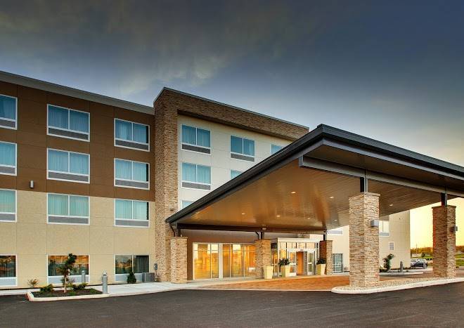 Holiday inn express & suites findlay north