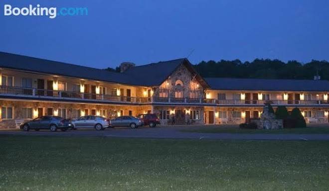 Guggisberg swiss inn ohio amish country